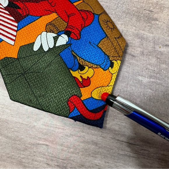 Vintage Disney Mickey Mouse and Goofy Christmas Neck Tie / Disney Mickey Unlmtd. - Picture 9 of 10